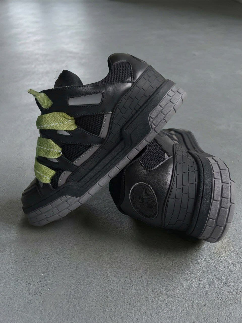 Блэк Мосс боковой ракурс